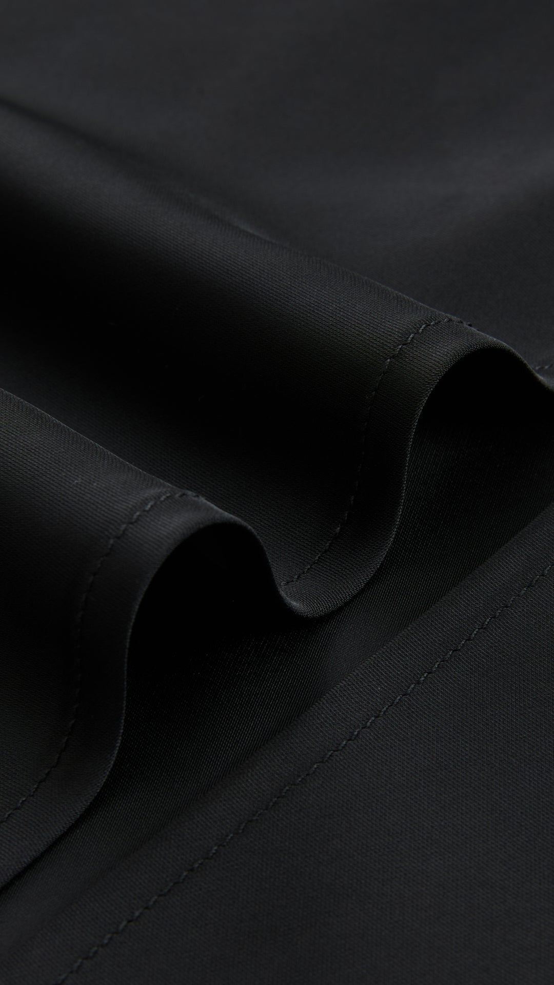 Abito Midi in Satin con Spalline e Scollatura a Collo d'Anatra - Eleganza Senza Tempo per Serate（副本）