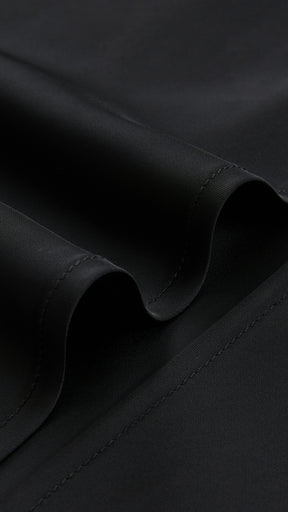 Abito Midi in Satin con Spalline e Scollatura a Collo d'Anatra - Eleganza Senza Tempo per Serate