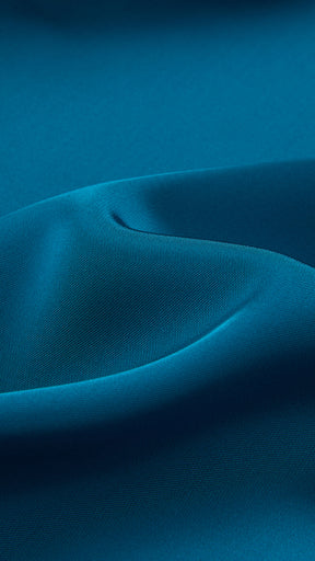 Abito Midi in Satin con Scollatura a Collo d'Anatra e Spalline - Eleganza Asimmetrica per Serate