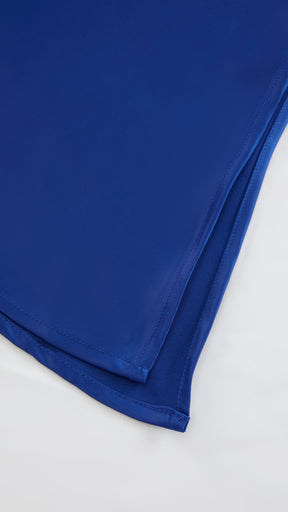 Abito Midi in Satin con Scollatura a Collo d'Anatra e Spalline - Eleganza Asimmetrica per Serate