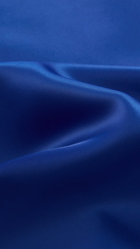 Abito Midi in Satin con Scollatura a Collo d'Anatra e Spalline - Eleganza Asimmetrica per Serate