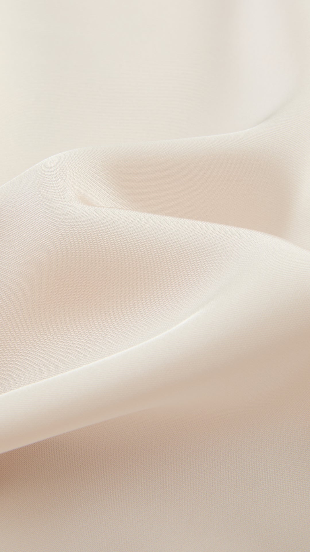Abito Midi in Satin con Scollatura a Collo d'Anatra e Spalline - Eleganza Asimmetrica per Serate