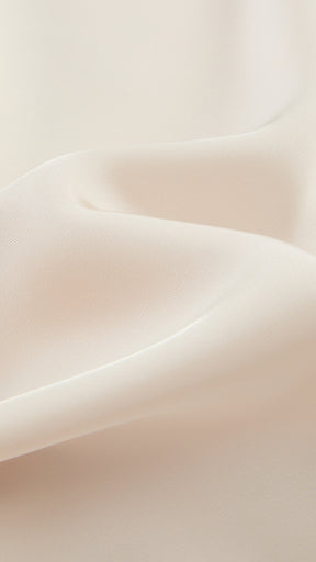 Abito Midi in Satin con Scollatura a Collo d'Anatra e Spalline - Eleganza Asimmetrica per Serate