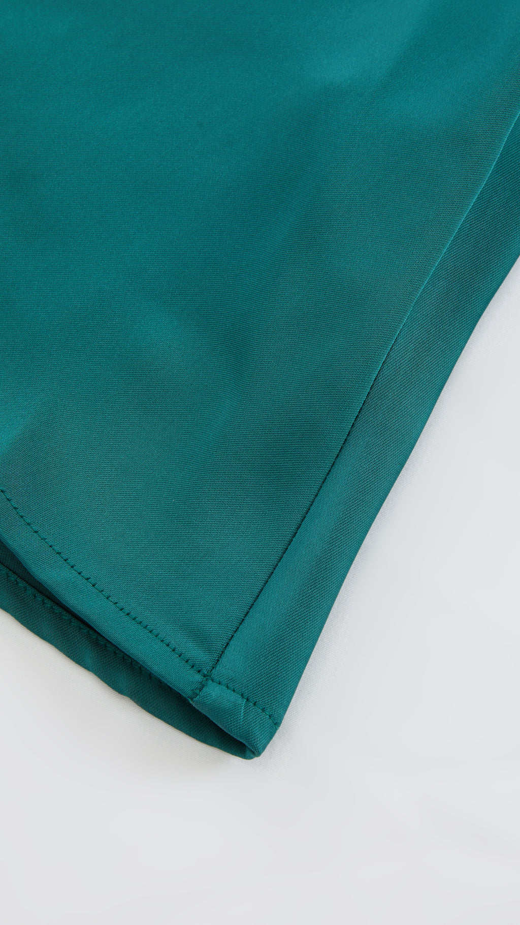 Abito Lungo Monospalla in Satin con Spacco - Eleganza Senza Tempo per Matrimoni e Serate（副本）