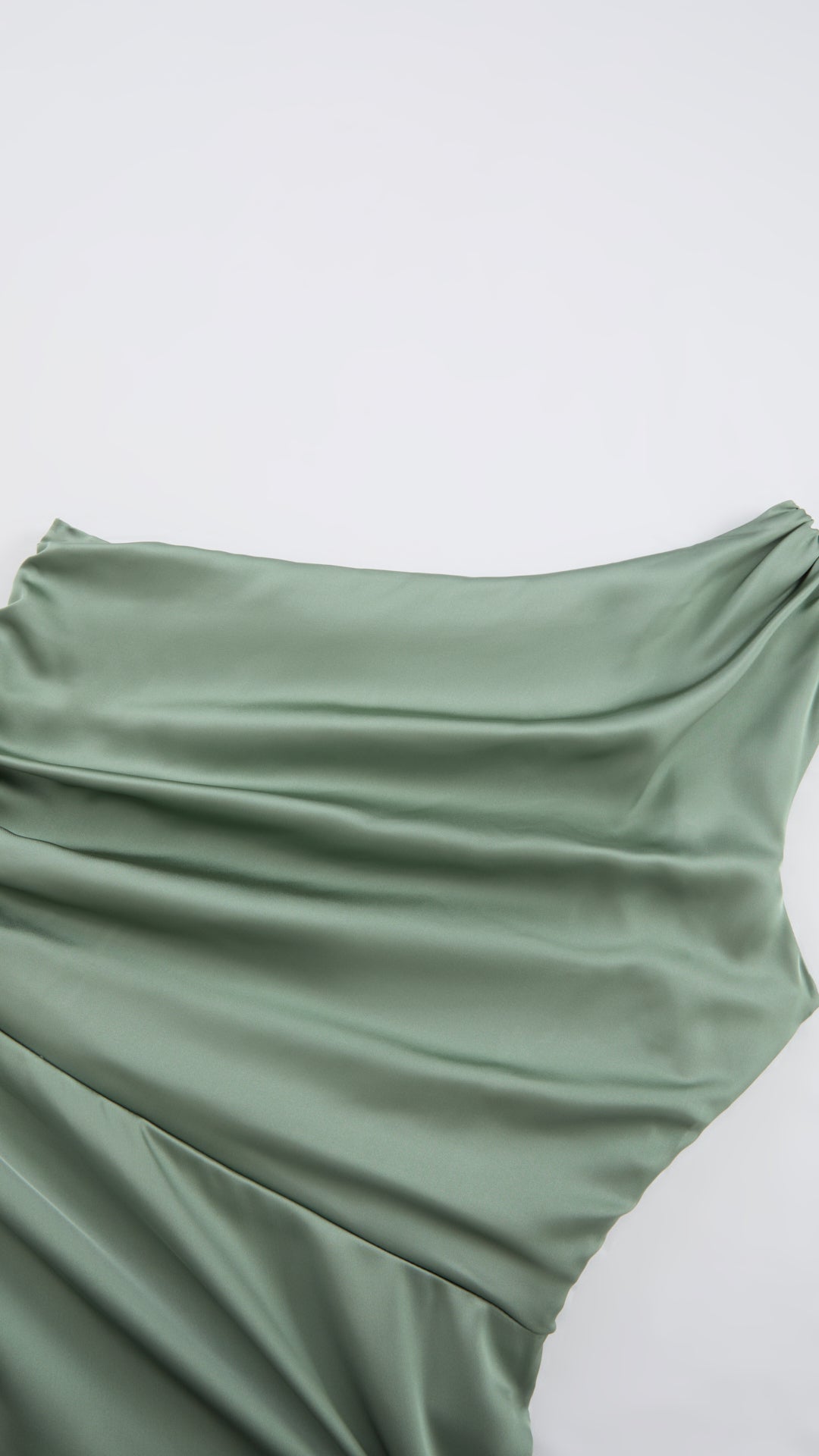 Abito Lungo Monospalla in Satin con Spacco - Eleganza Senza Tempo per Matrimoni e Serate（副本）