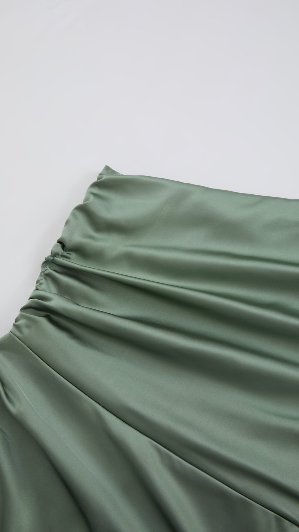 Abito Lungo Monospalla in Satin con Spacco - Eleganza Senza Tempo per Matrimoni e Serate（副本）