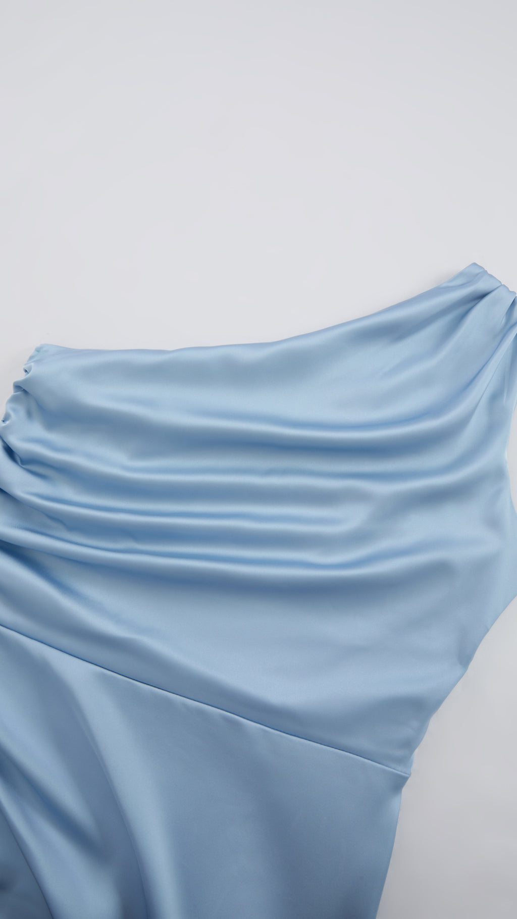 Abito Lungo Monospalla in Satin con Spacco - Eleganza Senza Tempo per Matrimoni e Serate（副本）