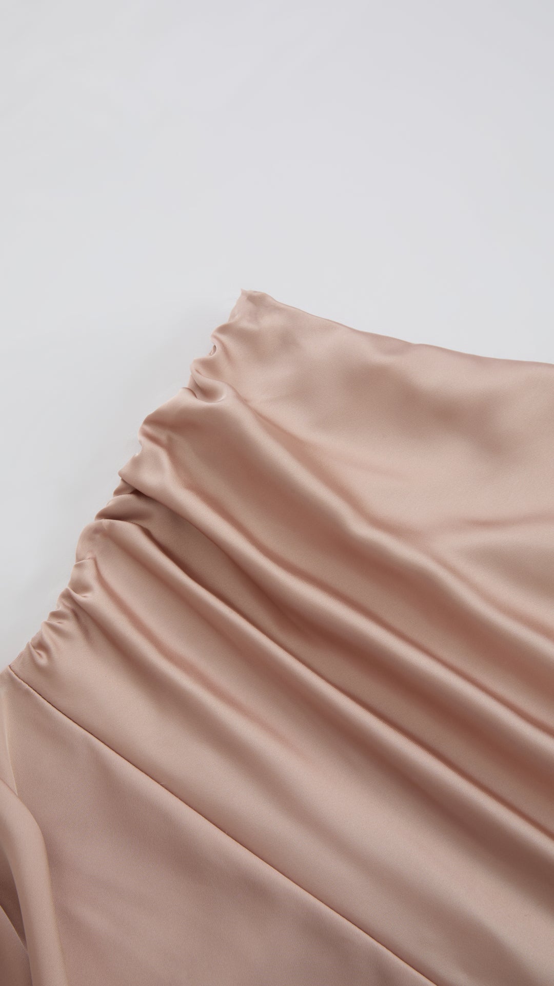 Abito Lungo Monospalla in Satin con Spacco - Eleganza Senza Tempo per Matrimoni e Serate（副本）