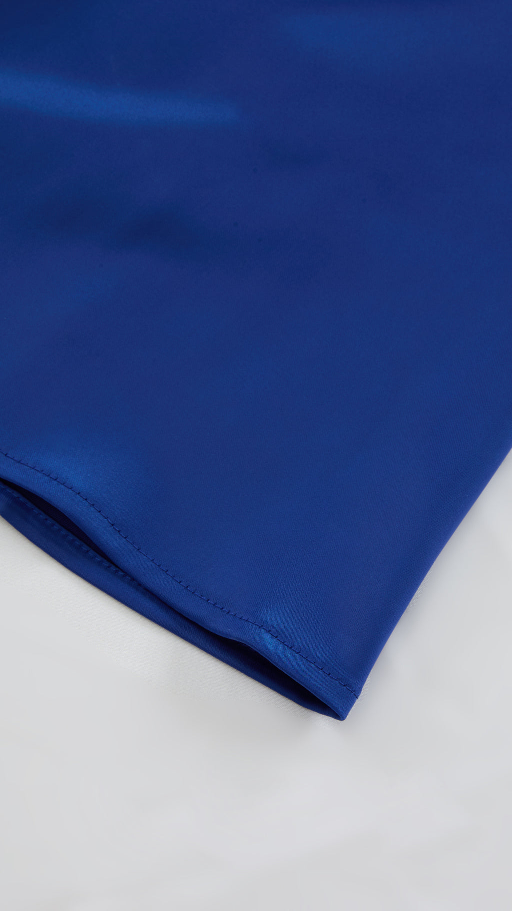 Abito Lungo Monospalla in Satin con Spacco - Eleganza Senza Tempo per Matrimoni e Serate（副本）