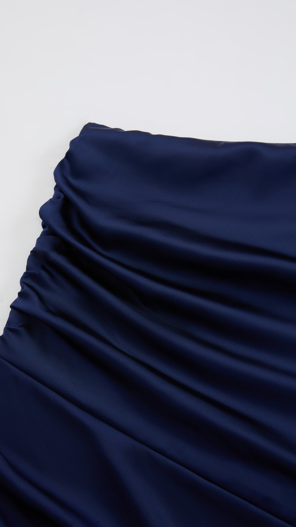 Abito Lungo Monospalla in Satin con Spacco - Eleganza Senza Tempo per Matrimoni e Serate（副本）