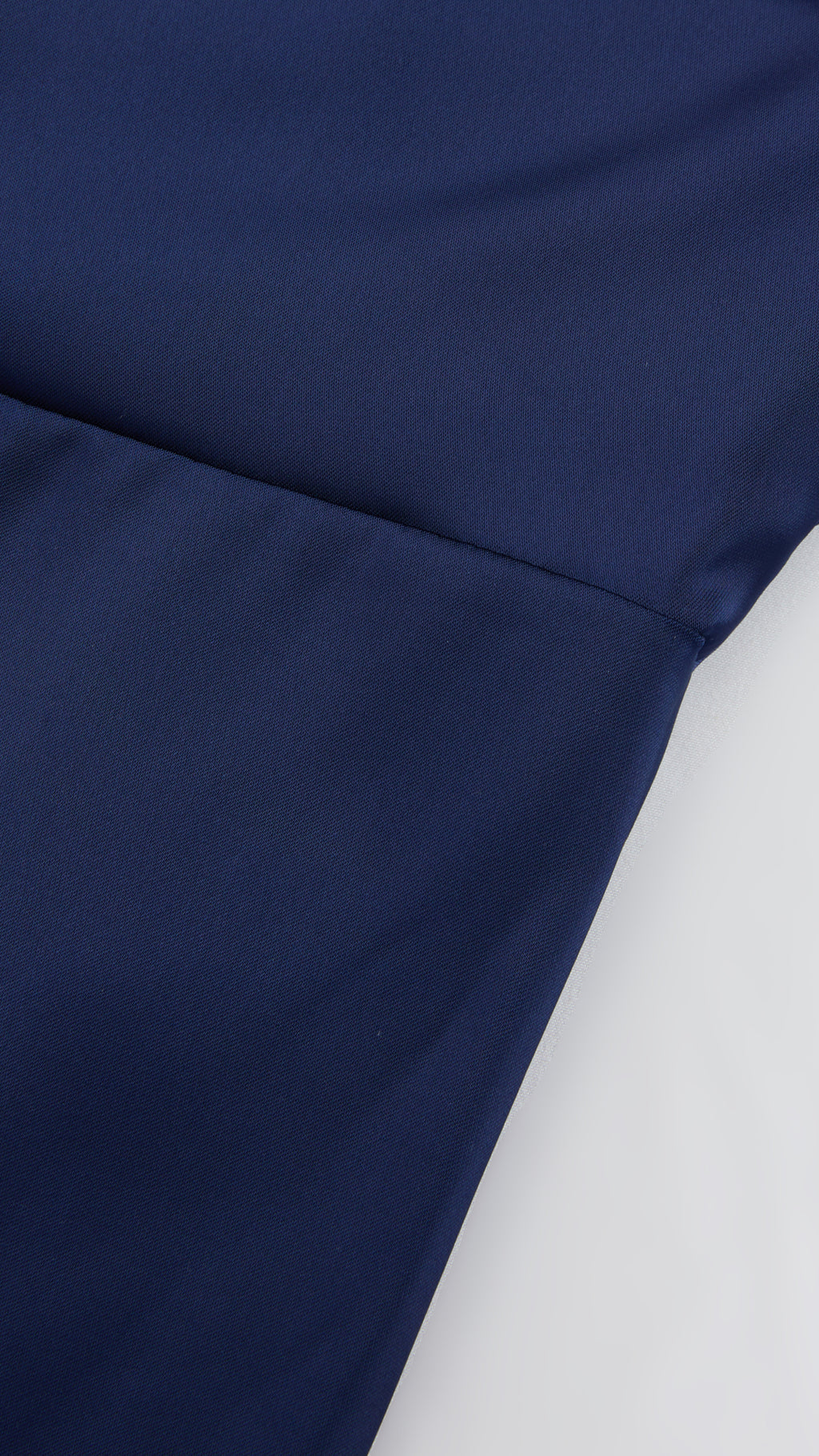 Abito Lungo Monospalla in Satin con Spacco - Eleganza Senza Tempo per Matrimoni e Serate（副本）