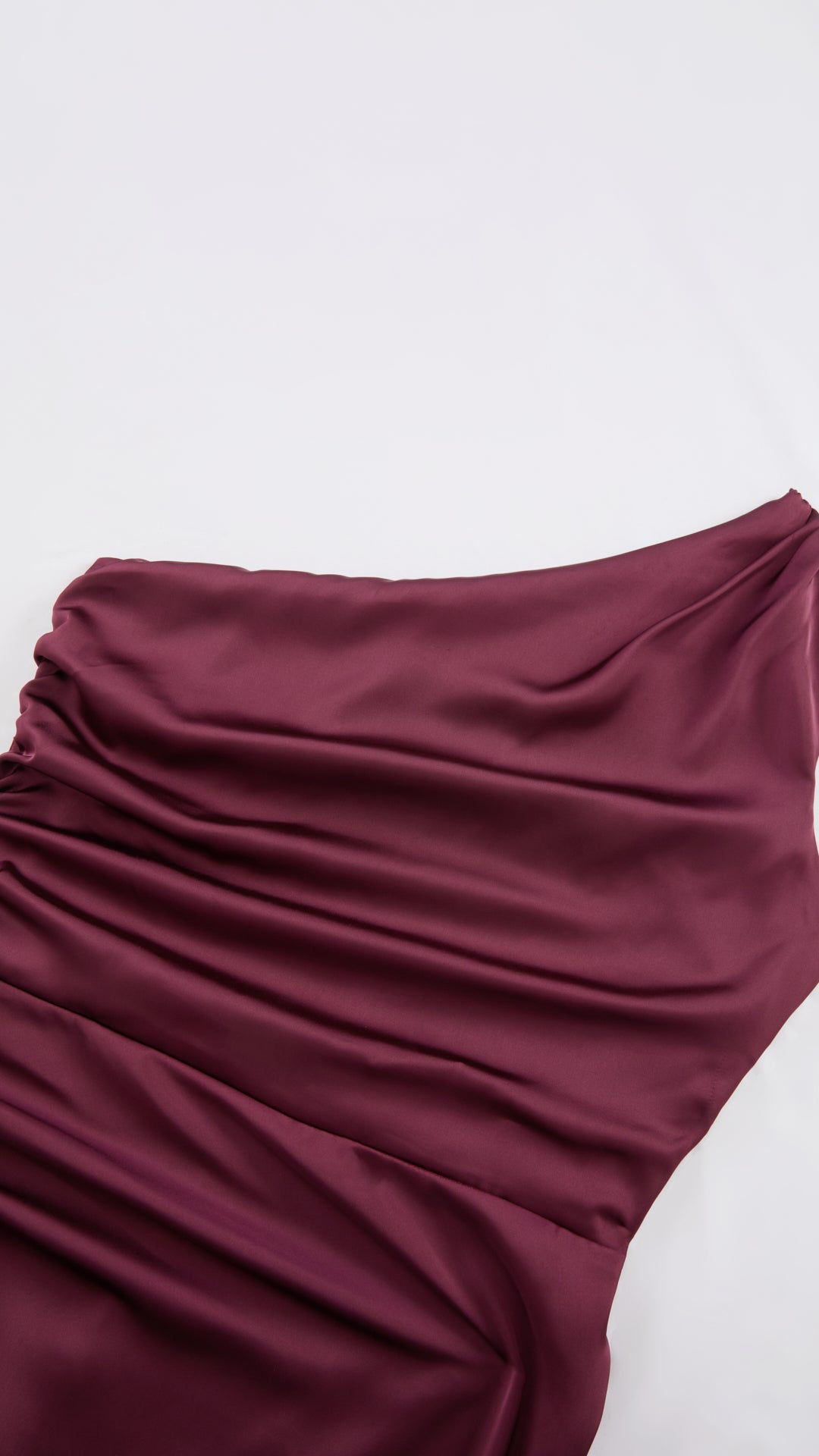 Abito Lungo Monospalla in Satin con Spacco - Eleganza Senza Tempo per Matrimoni e Serate（副本）