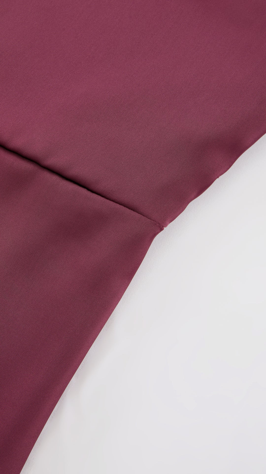 Abito Lungo Monospalla in Satin con Spacco - Eleganza Senza Tempo per Matrimoni e Serate（副本）