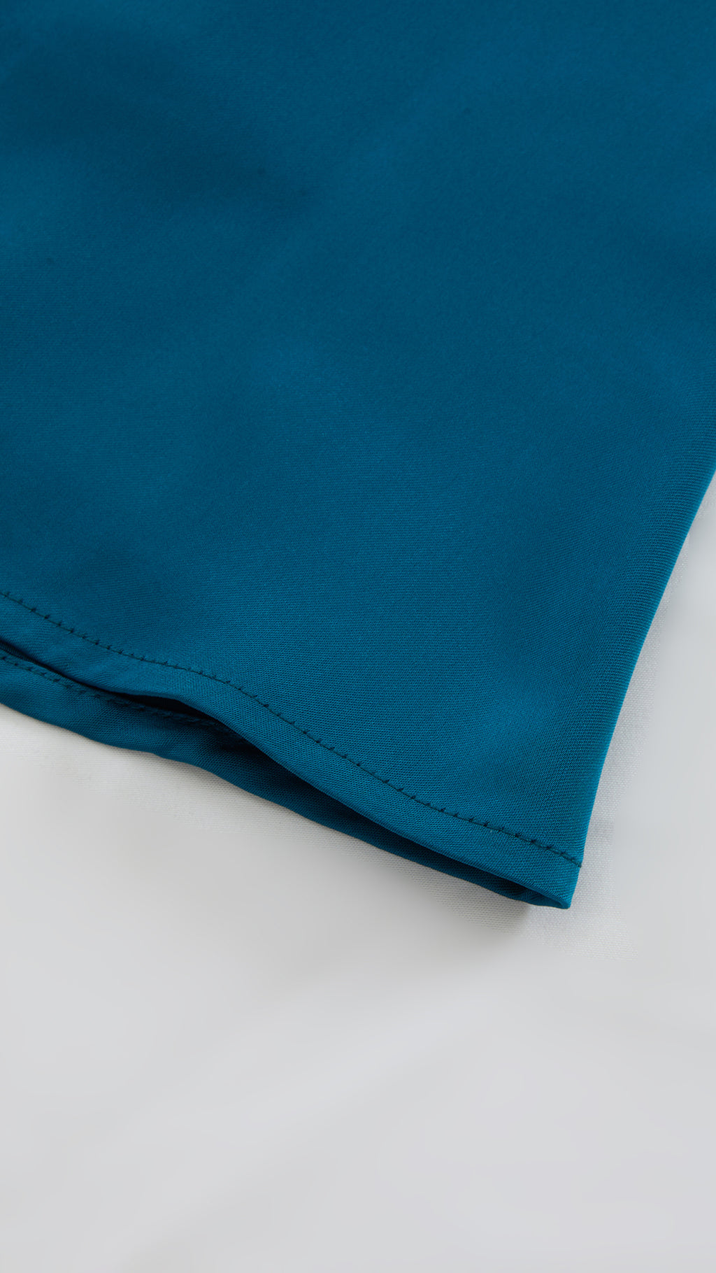 Abito Lungo Monospalla in Satin con Spacco - Eleganza Senza Tempo per Matrimoni e Serate（副本）