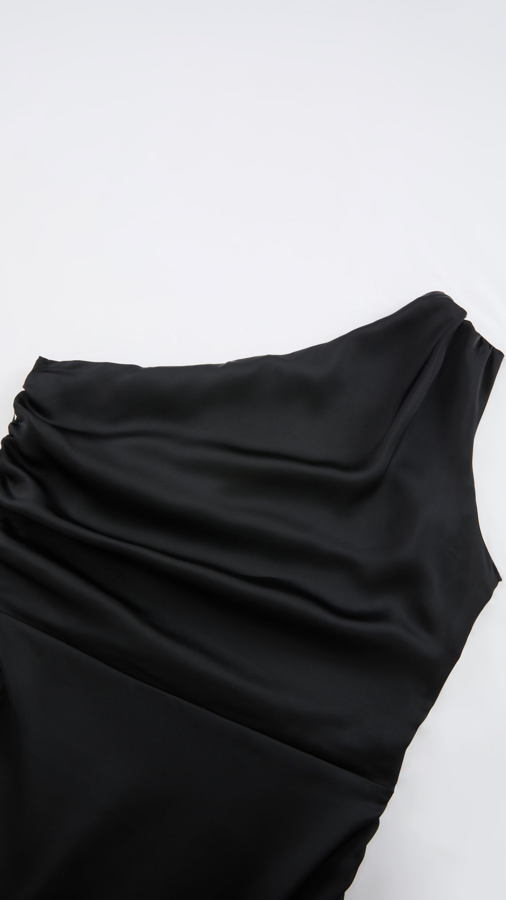 Abito Lungo Monospalla in Satin con Spacco - Eleganza Senza Tempo per Matrimoni e Serate（副本）