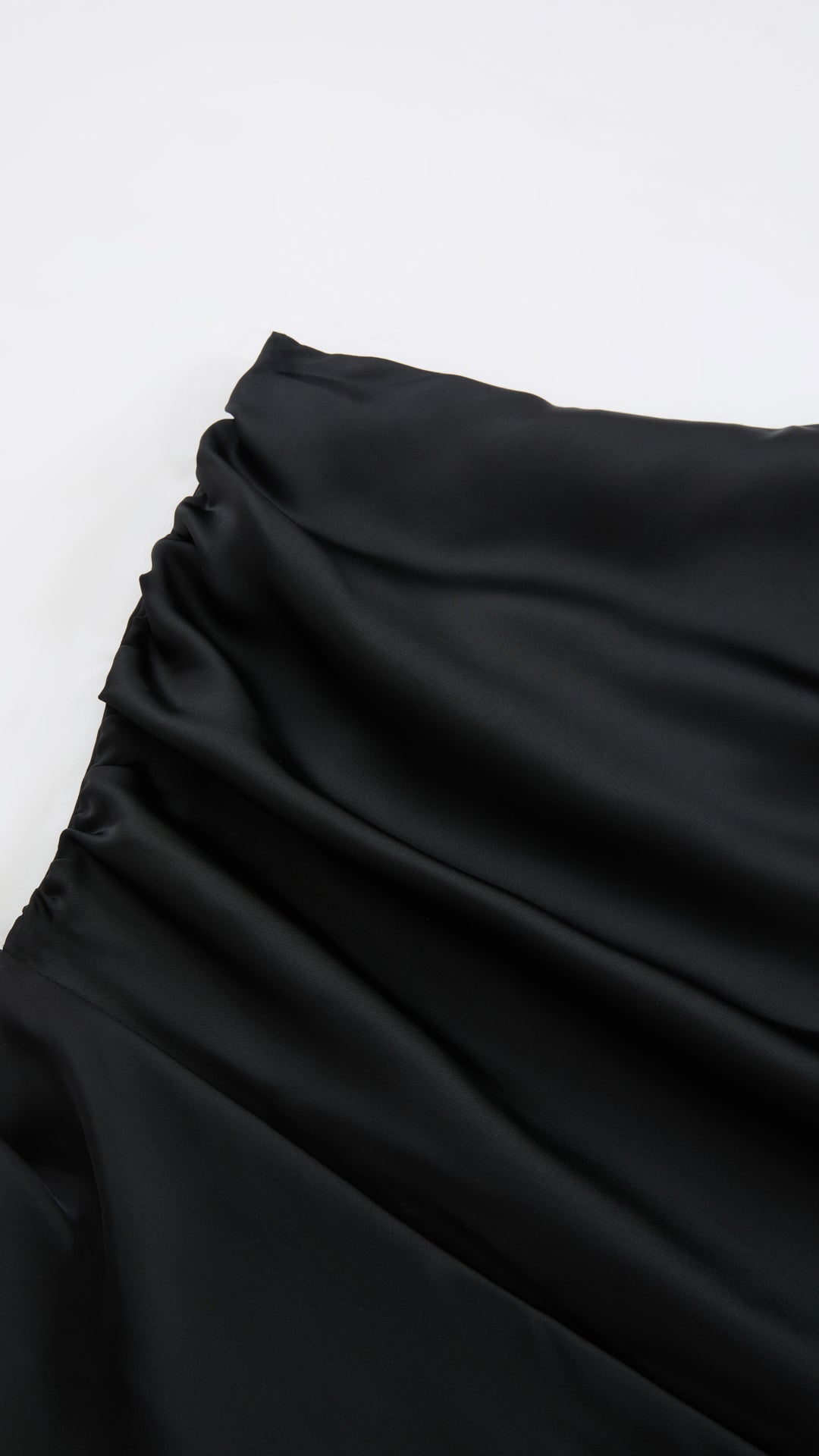Abito Lungo Monospalla in Satin con Spacco - Eleganza Senza Tempo per Matrimoni e Serate（副本）