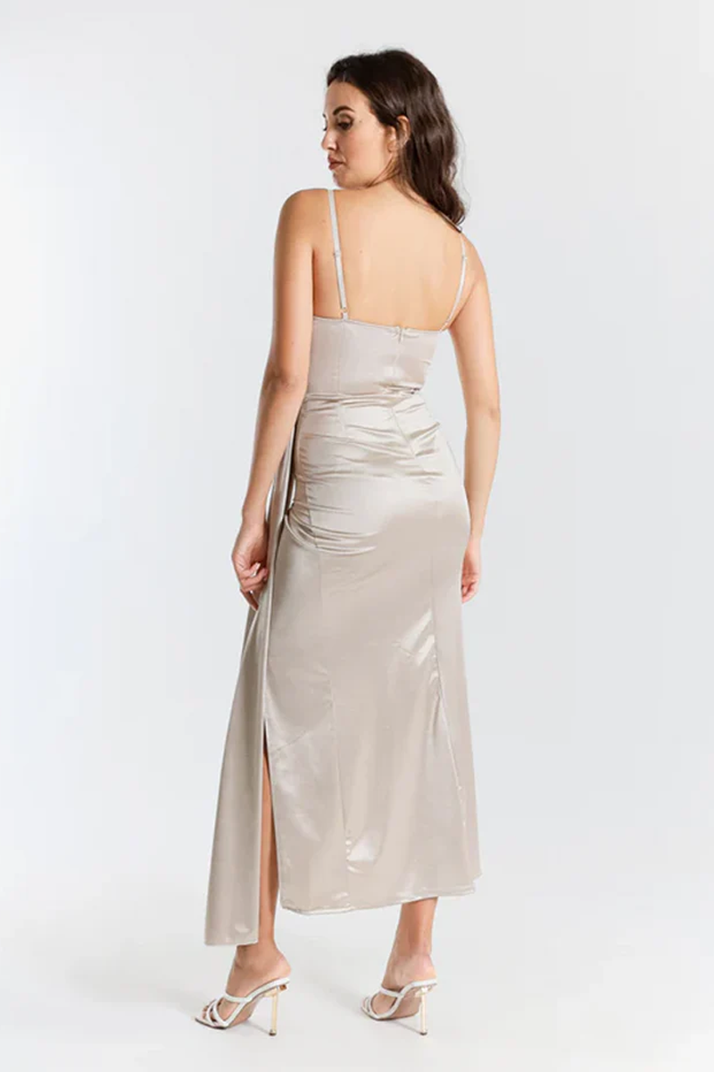 Vestito lungo in raso drappeggiato con spaccatura laterale Beatrice