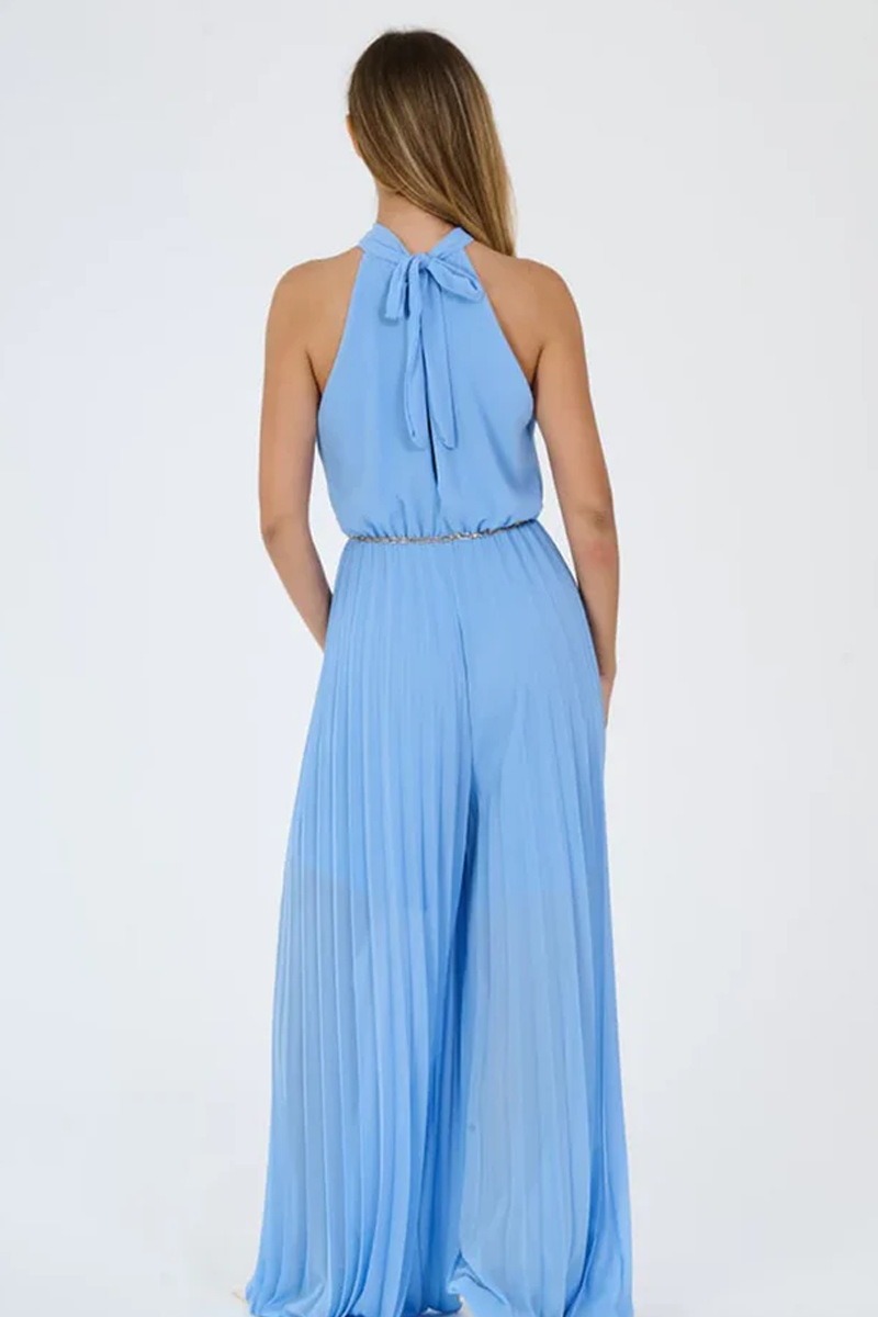 Tuta “Celestea” – Jumpsuit Plissé con Girocollo e Cintura a Catena