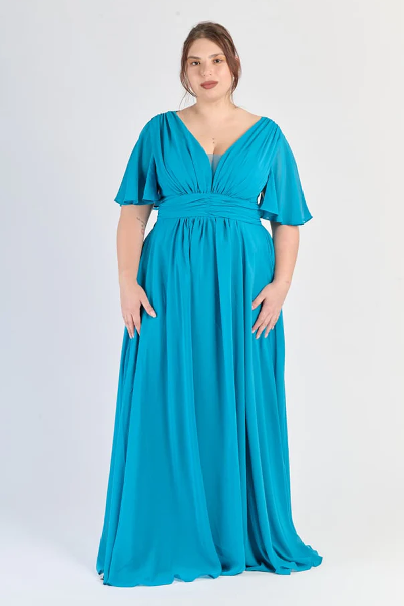 Rochie „Vivenza” – Rochie lungă din șifon cu decolteu în V și mâneci fluture (mărimi mari)