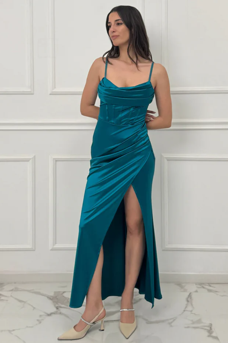 Abito in raso con corpetto steccato e spaccatura laterale Romina