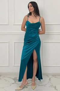 Abito in raso con corpetto steccato e spaccatura laterale Romina