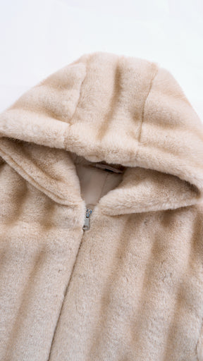 Giacca corta in pelliccia sintetica con cappuccio e zip frontale