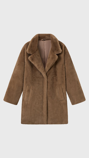 Cappotto medio in peluche sintetica con colletto a revers