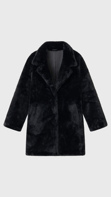 Cappotto medio in peluche sintetica con colletto a revers