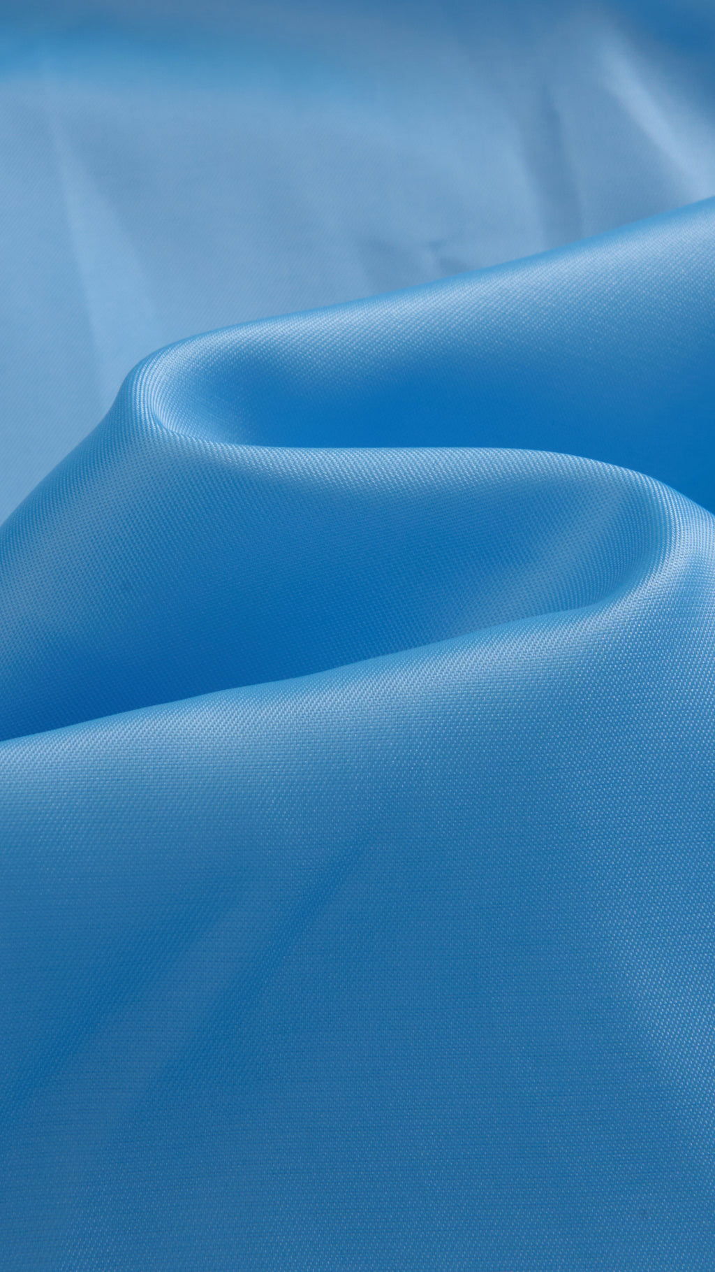 Cappotto medio in peluche sintetica con colletto a revers