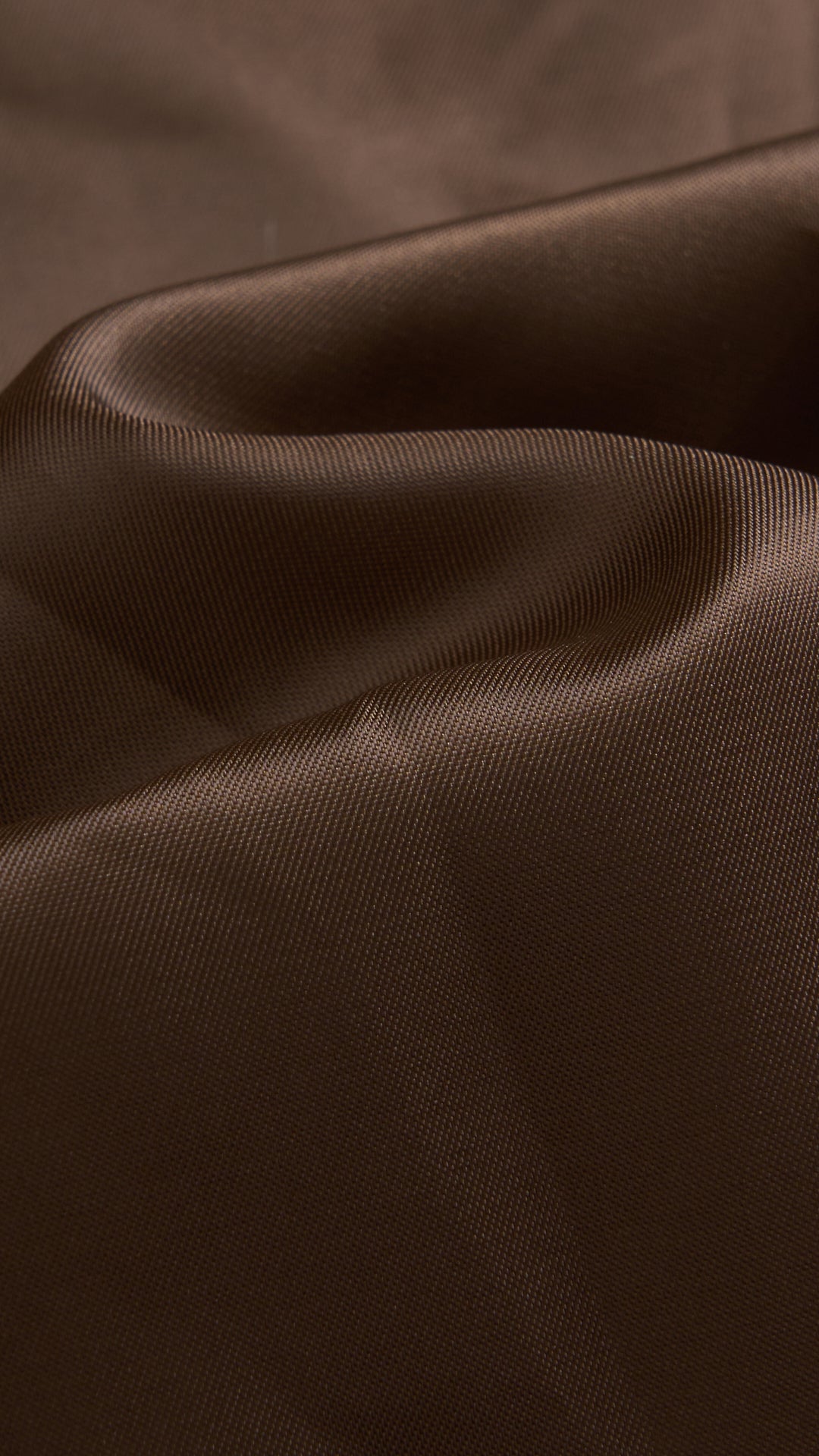 Cappotto medio in peluche sintetica con colletto a revers
