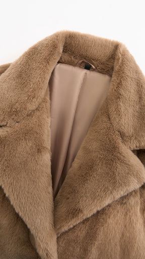 Cappotto lungo in peluche sintetica con colletto a revers
