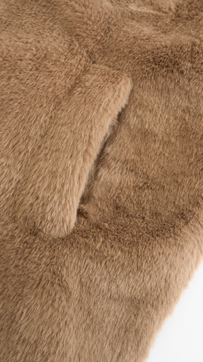 Cappotto lungo in peluche sintetica con colletto a revers