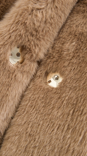 Cappotto lungo in peluche sintetica con colletto a revers