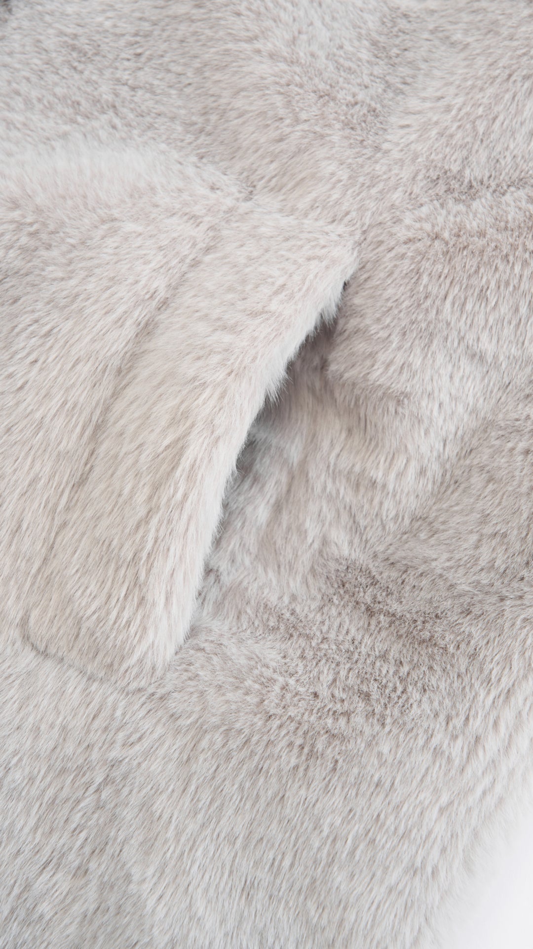Cappotto lungo in peluche sintetica con colletto a revers