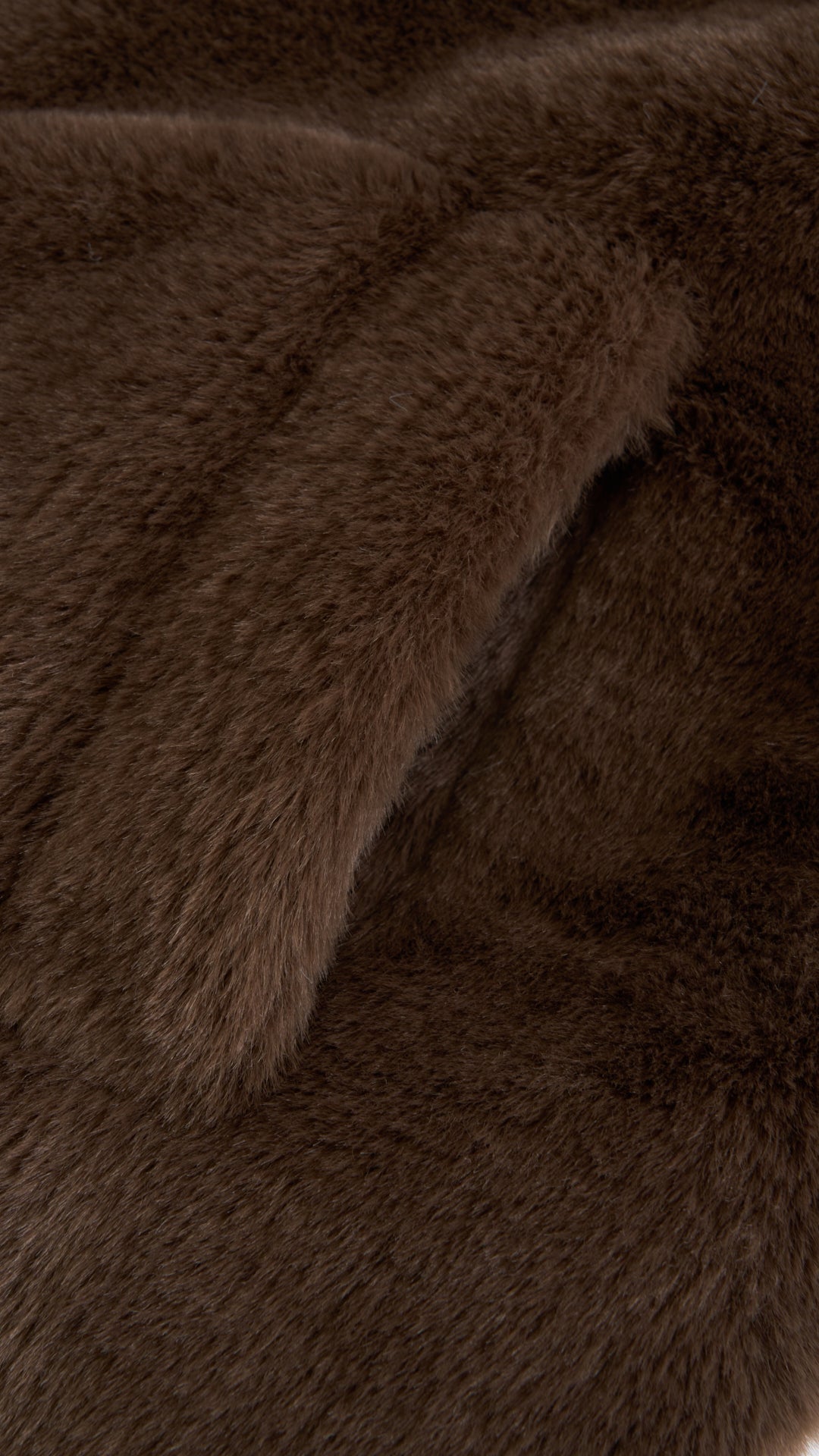 Cappotto lungo in peluche sintetica con colletto a revers