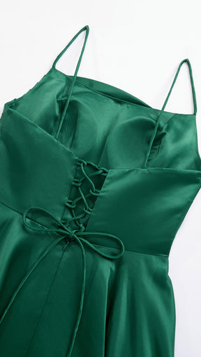 Abito da sera con spalline sottili e gonna a maxi