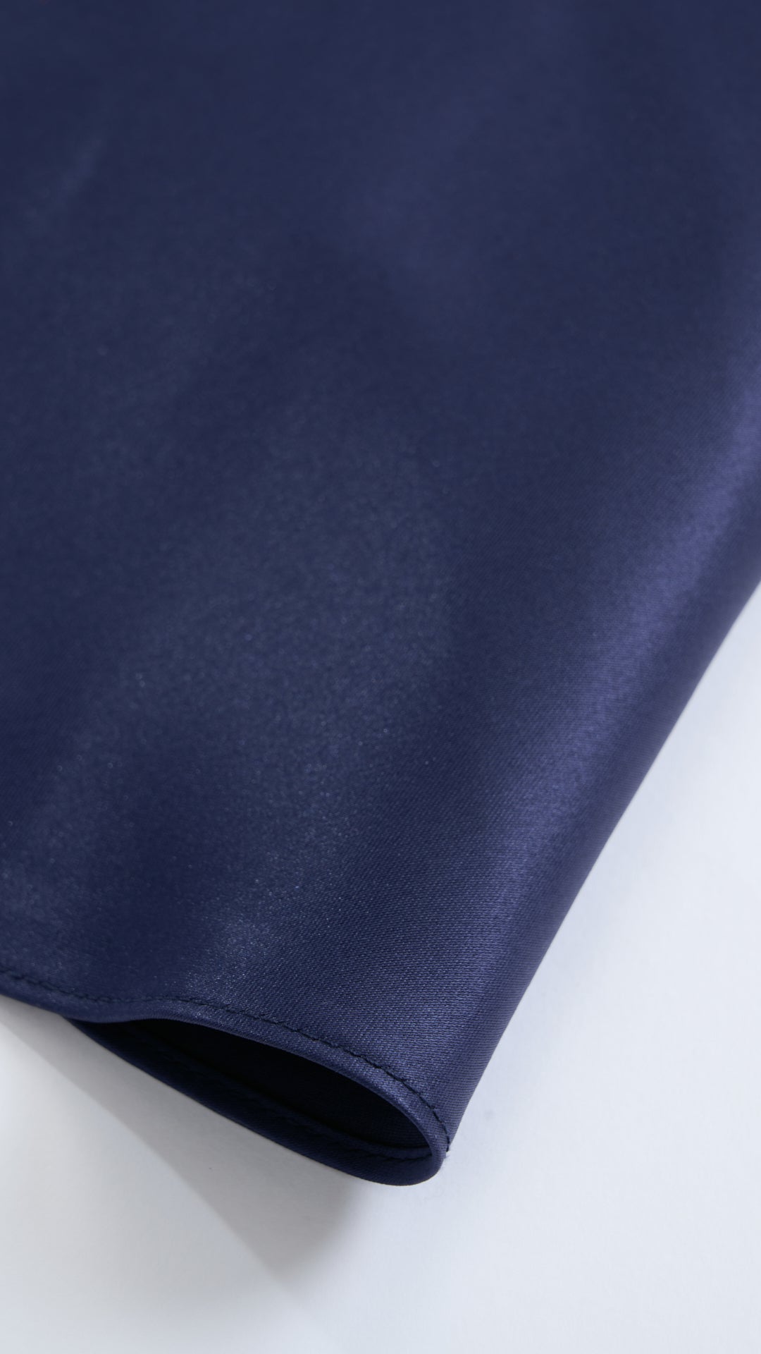 Abito da sera con spalline sottili e gonna a maxi