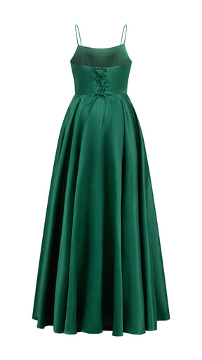 Abito da sera con spalline sottili e gonna a maxi
