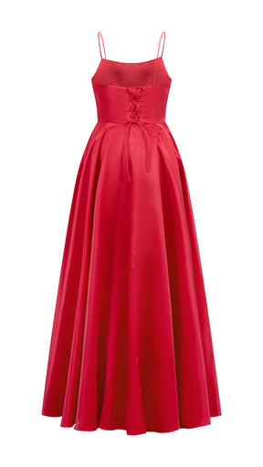 Abito da sera con spalline sottili e gonna a maxi
