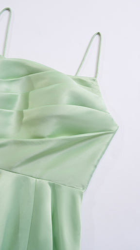 Abito da sera con spalline sottili e gonna a maxi
