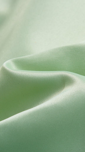 Abito da sera con spalline sottili e gonna a maxi