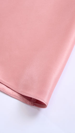 Abito da sera con spalline sottili e gonna a maxi