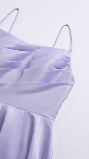 Abito da sera con spalline sottili e gonna a maxi