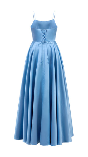 Abito da sera con spalline sottili e gonna a maxi