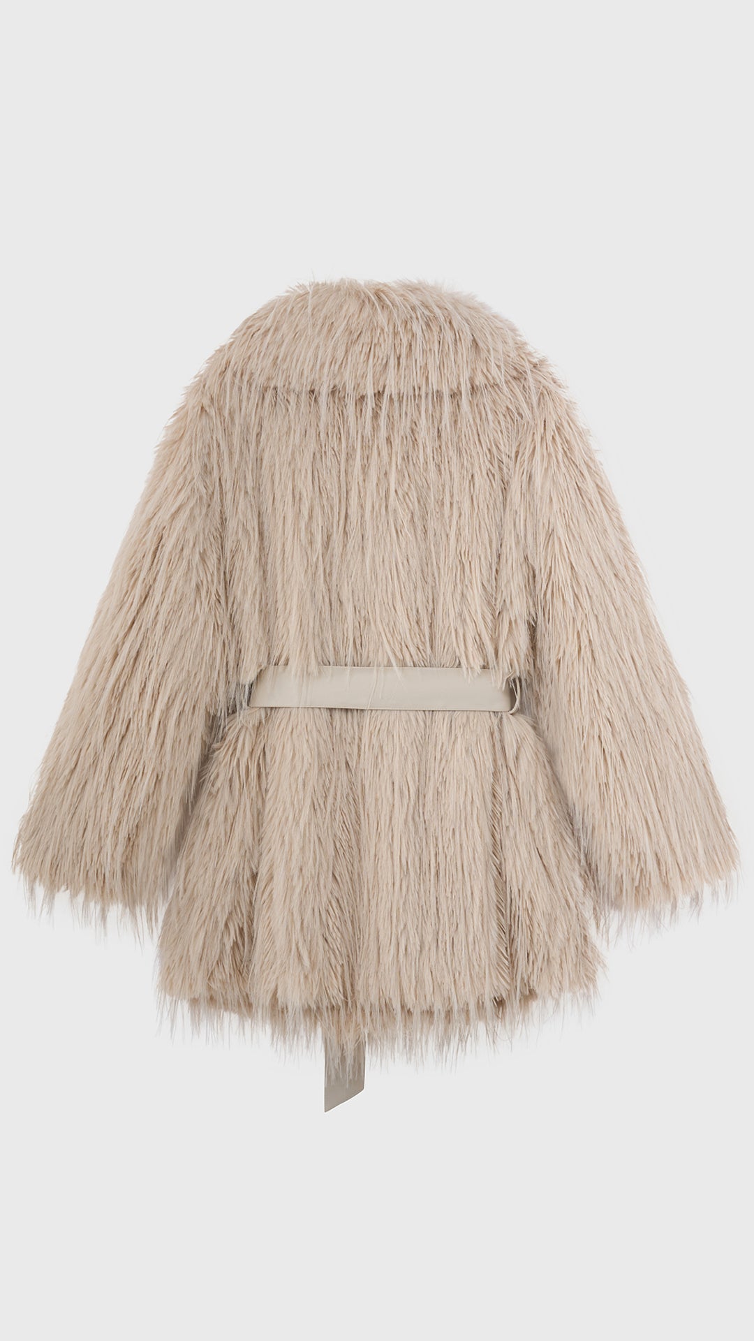 Cappotto corto in pelliccia sintetica a frange con cintura