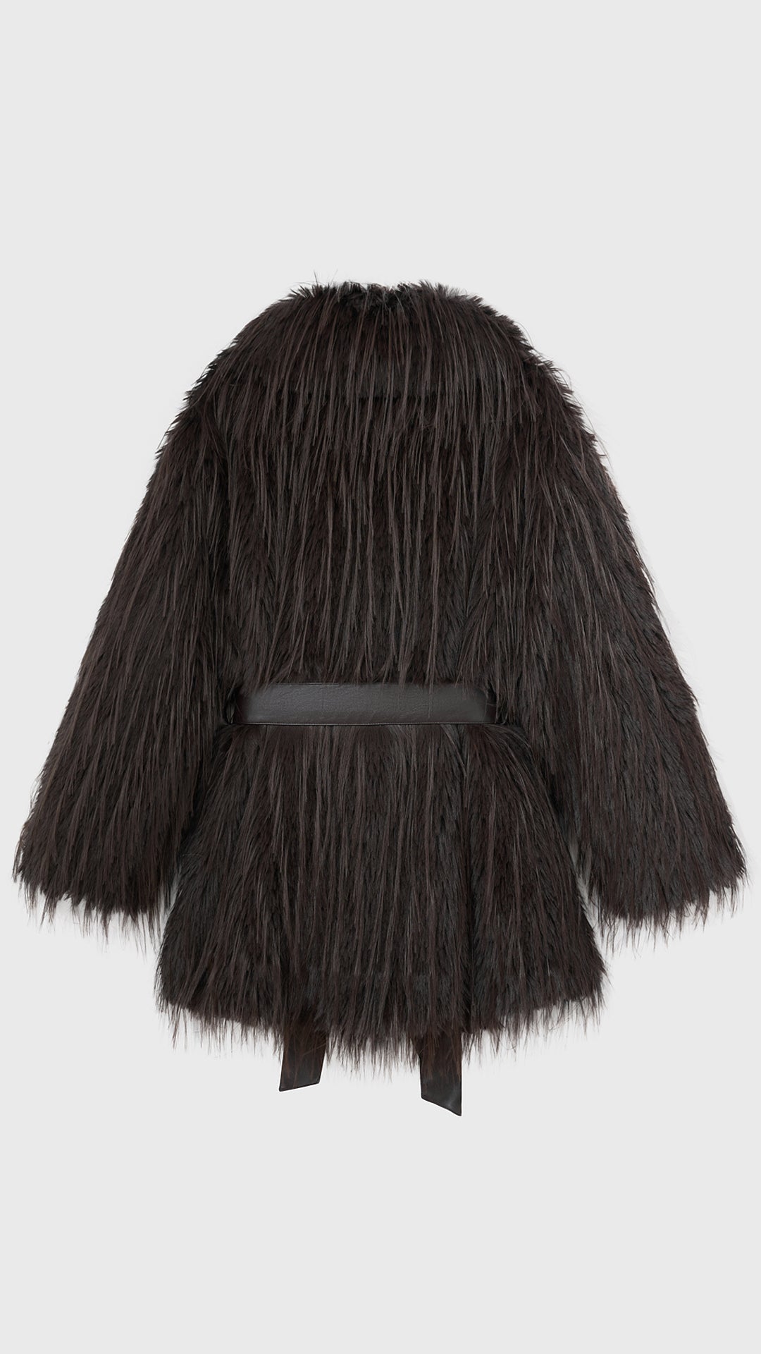 Cappotto corto in pelliccia sintetica a frange con cintura