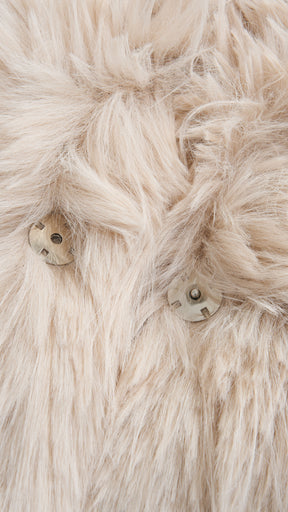 Cappotto corto in pelliccia sintetica a frange con cintura