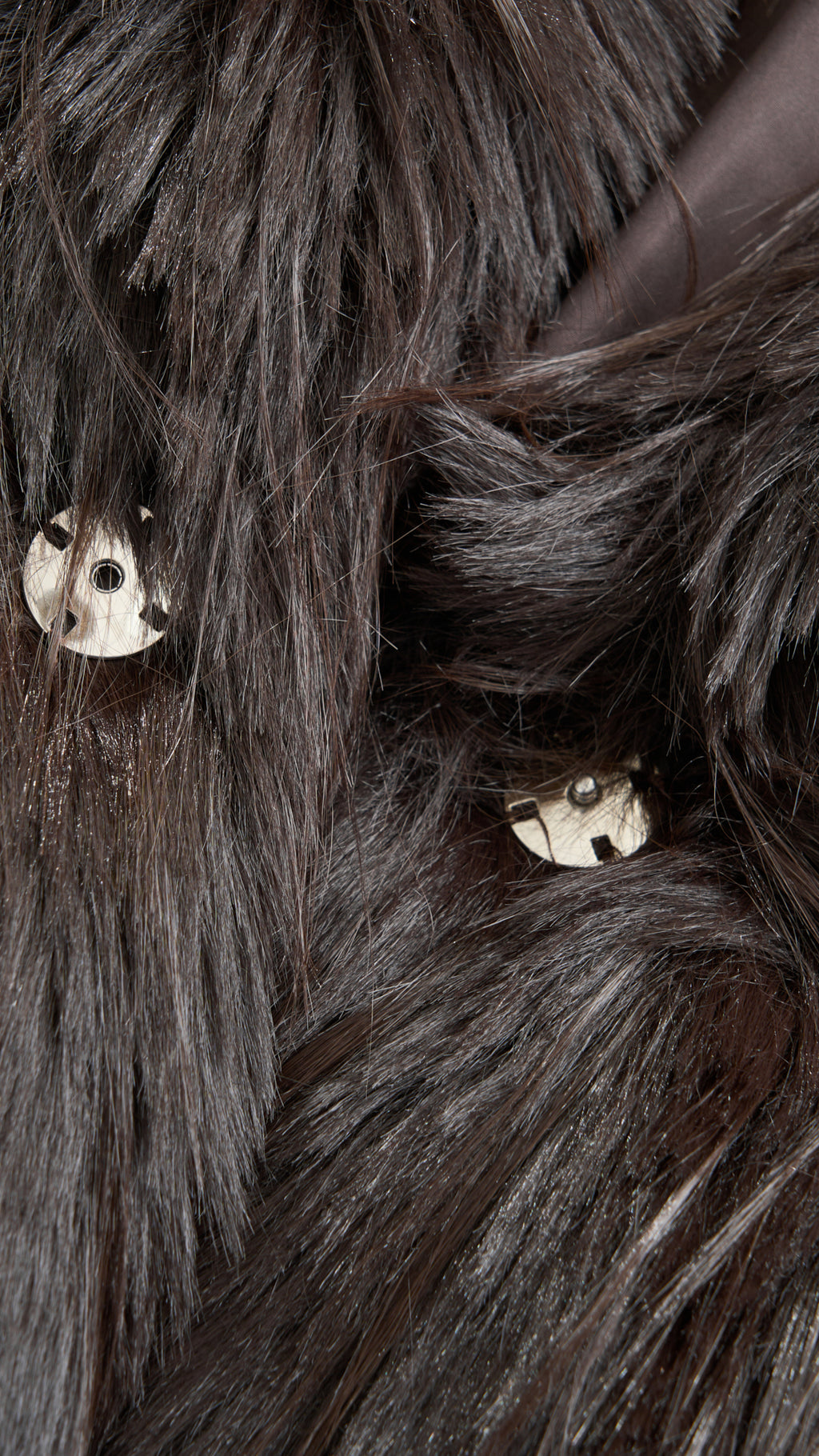 Cappotto corto in pelliccia sintetica a frange con cintura