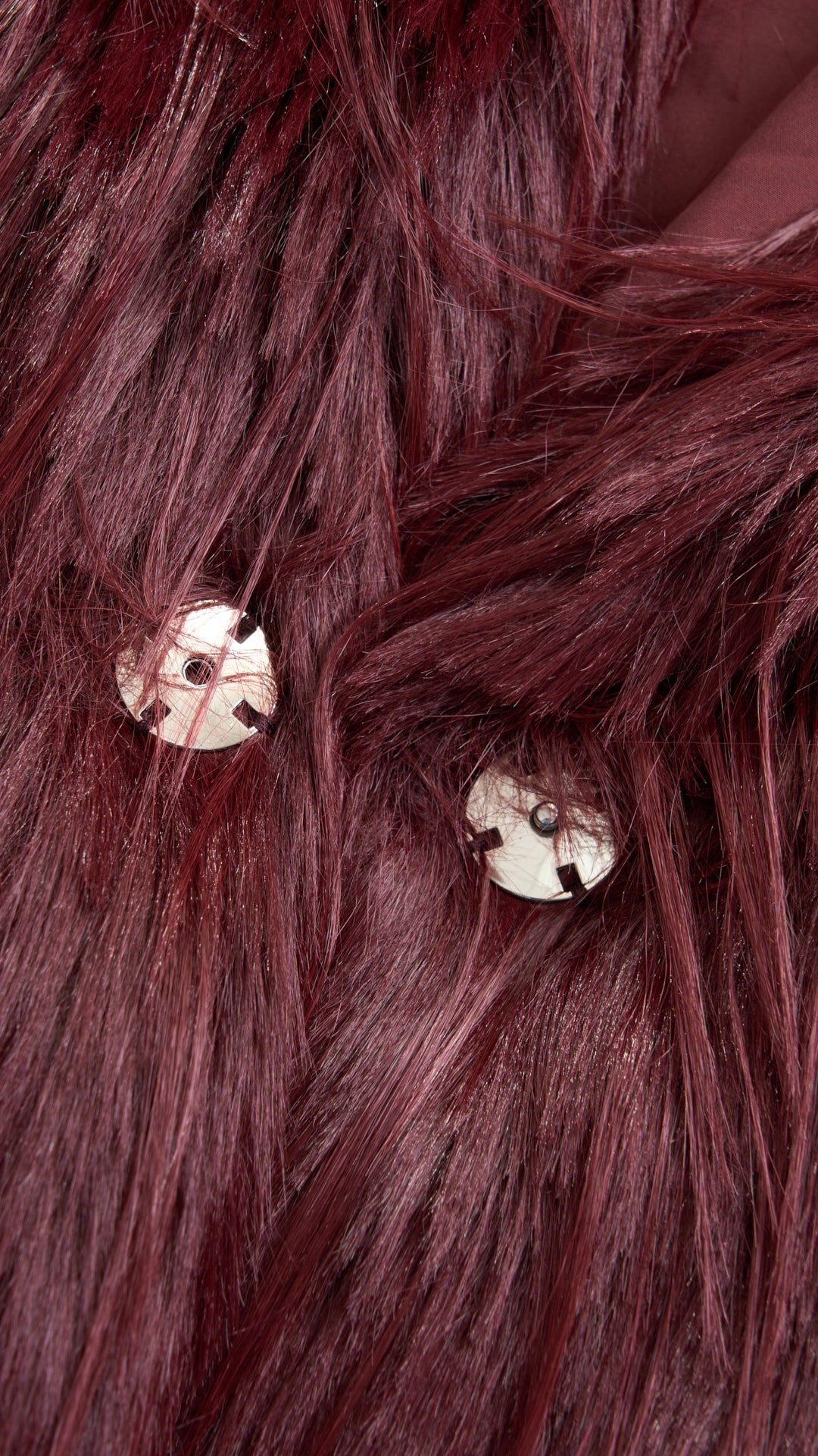 Cappotto corto in pelliccia sintetica a frange con cintura