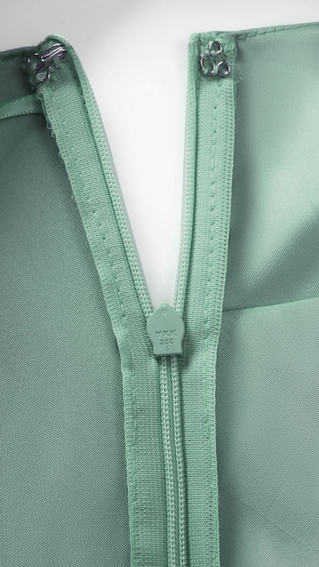 Abito Lungo Monospalla in Satin con Spacco - Eleganza Senza Tempo per Matrimoni e Serate（副本）
